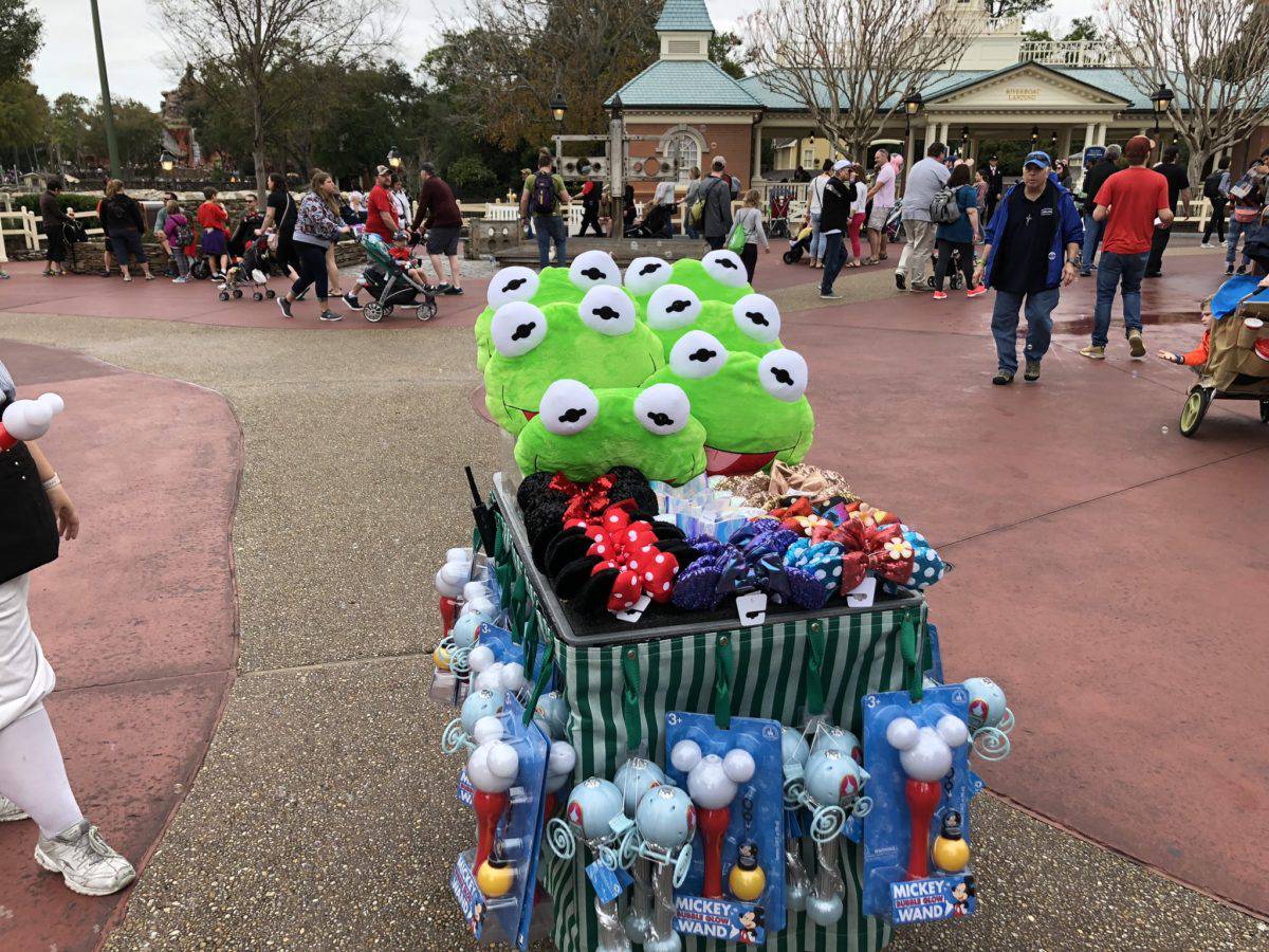 PHOTO REPORT Magic Kingdom Tomorrowland Construction Merchandise Updates PhotoPass Box