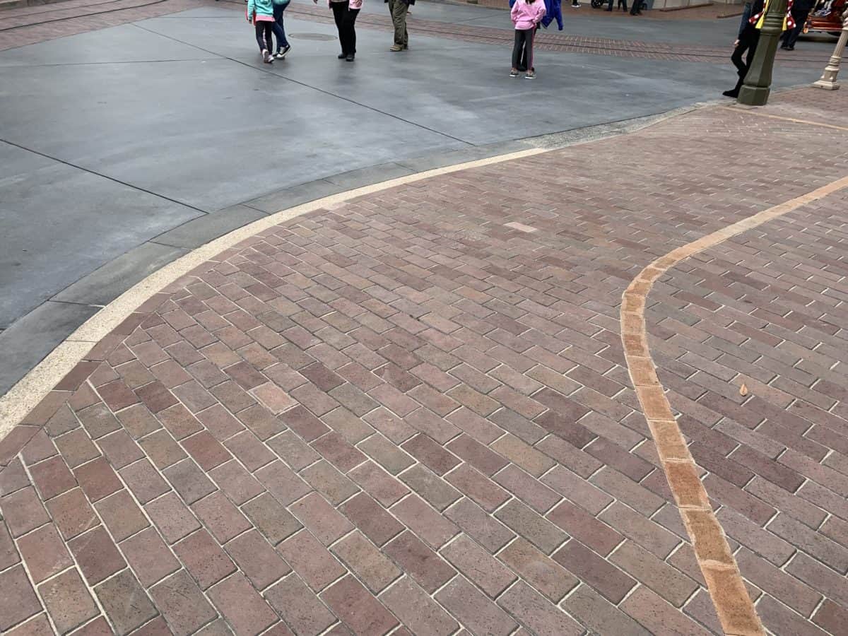 Disneyland Park Main Street curb changes