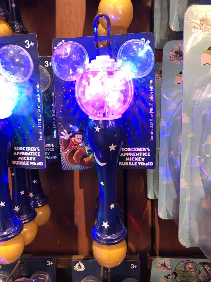 PHOTO REPORT Magic Kingdom 2/7/2019 Mickey Bubble Wand Shamrock Crispy Treat Cosmic Ray's