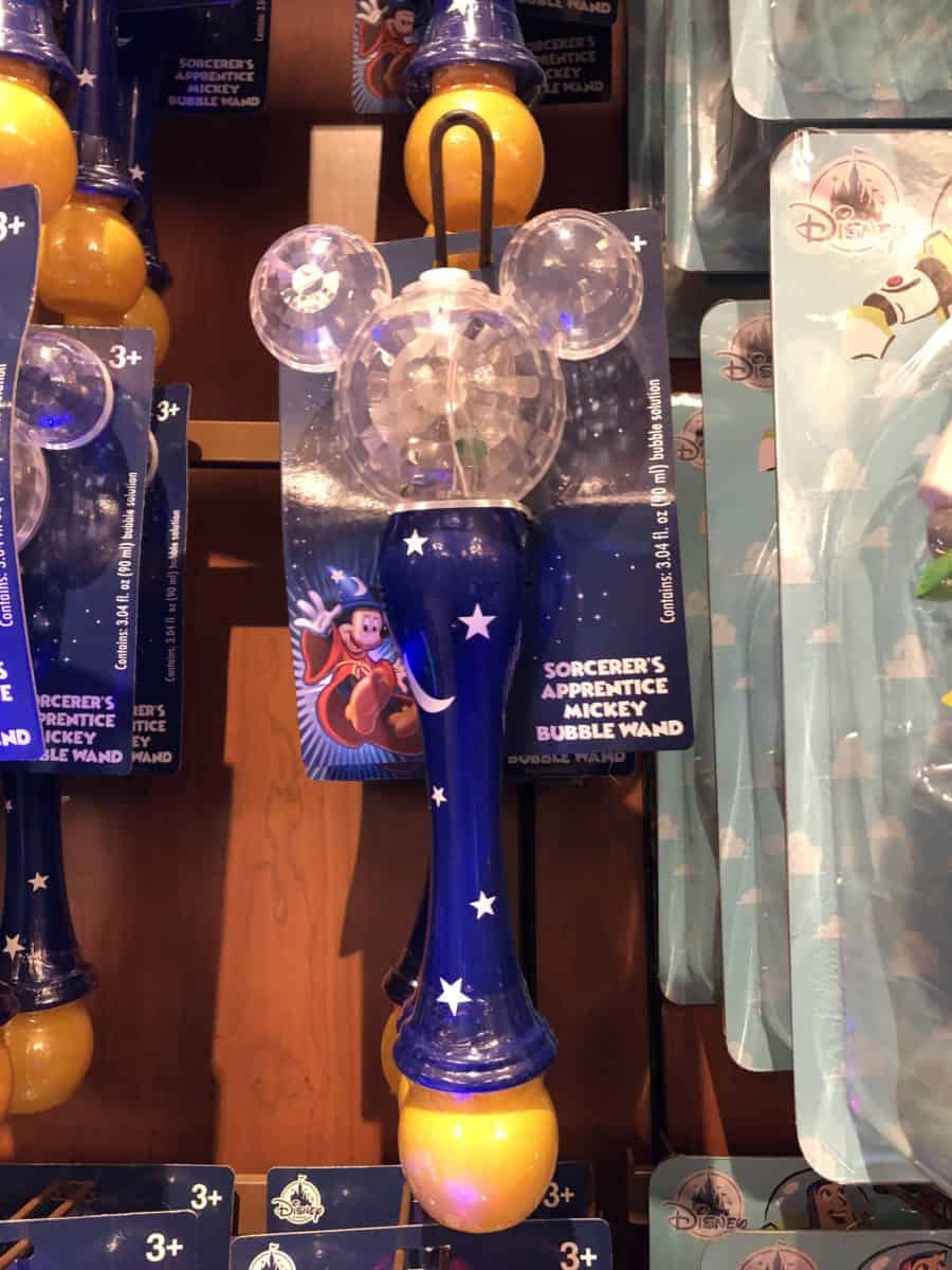 PHOTO REPORT Magic Kingdom 2/7/2019 Mickey Bubble Wand Shamrock Crispy Treat Cosmic Ray's