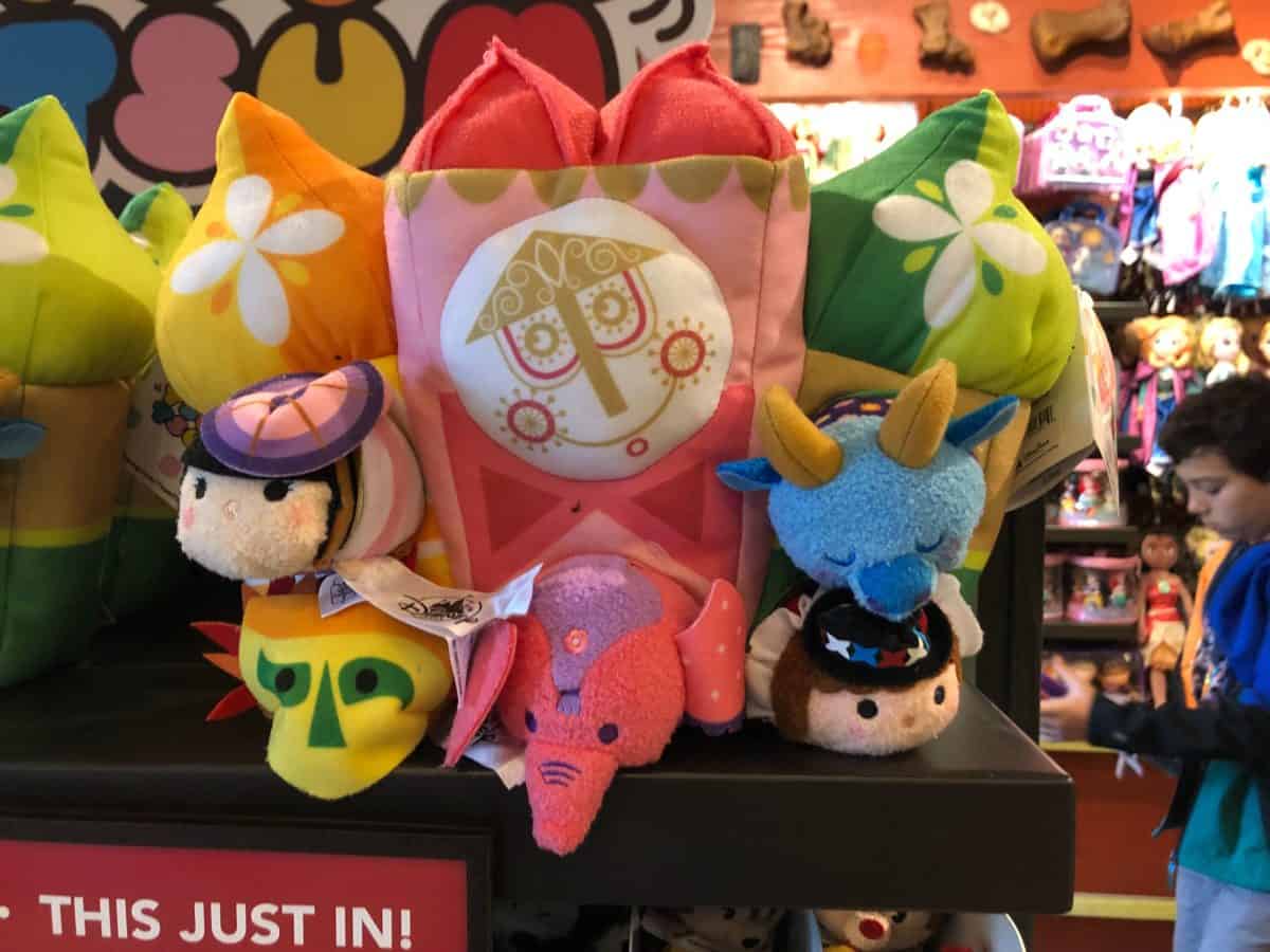 its a small world tsum tsum set disney parks