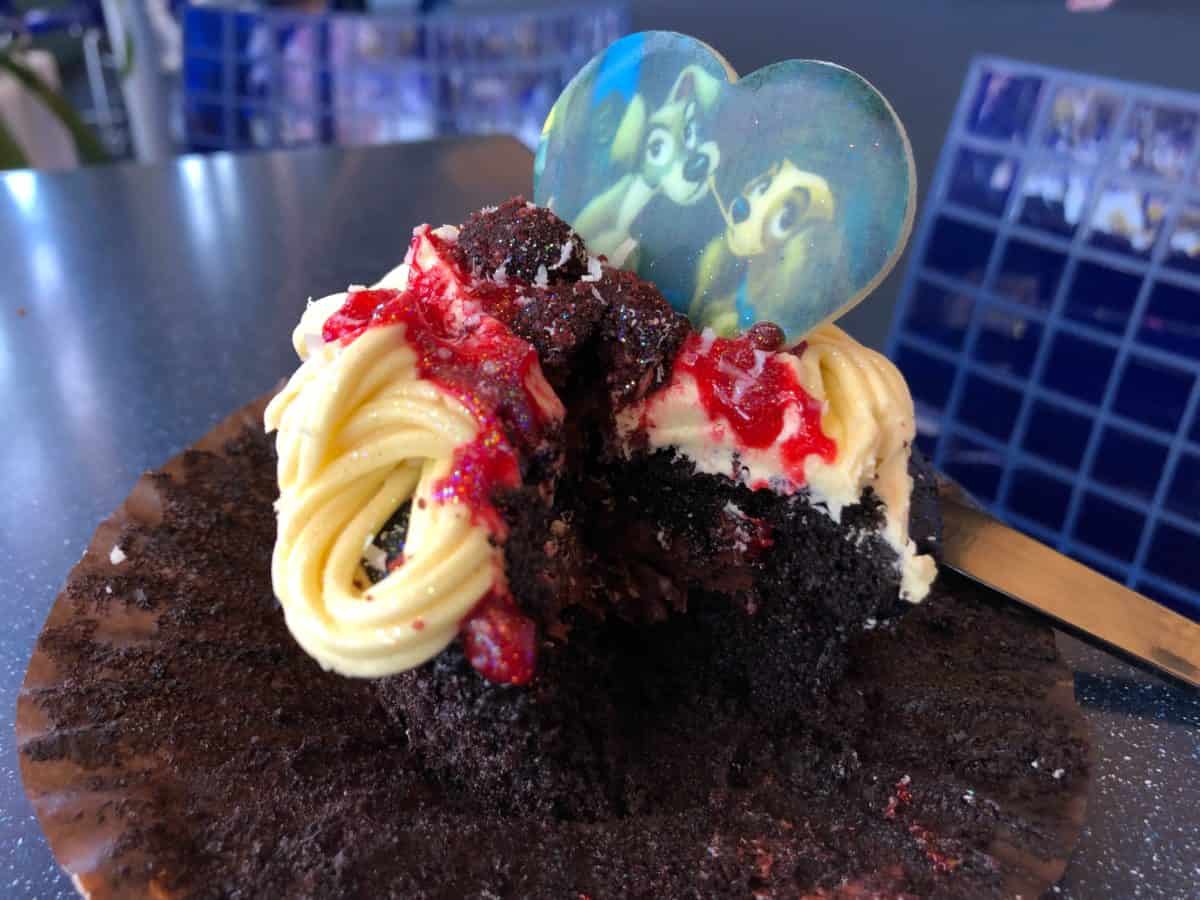 lady and the tramp epcot fountain view valentines day 2019 walt disney world cupcake review