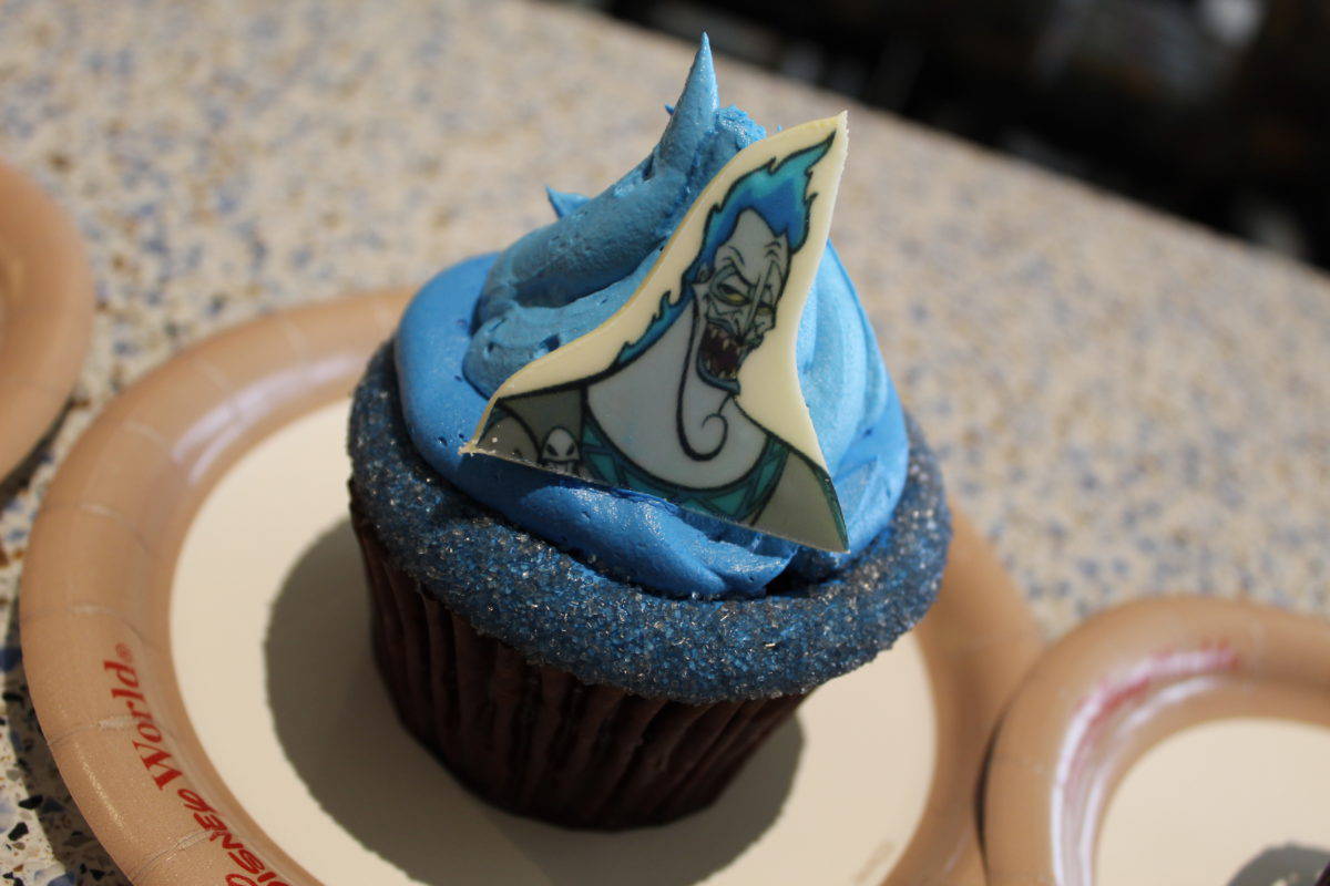 villaintines day contemporary resort treats cupcakes walt disney world valentine's day