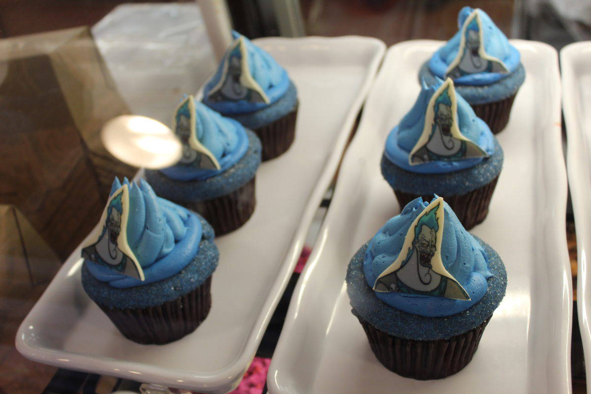 villaintines day contemporary resort treats cupcakes walt disney world valentine's day