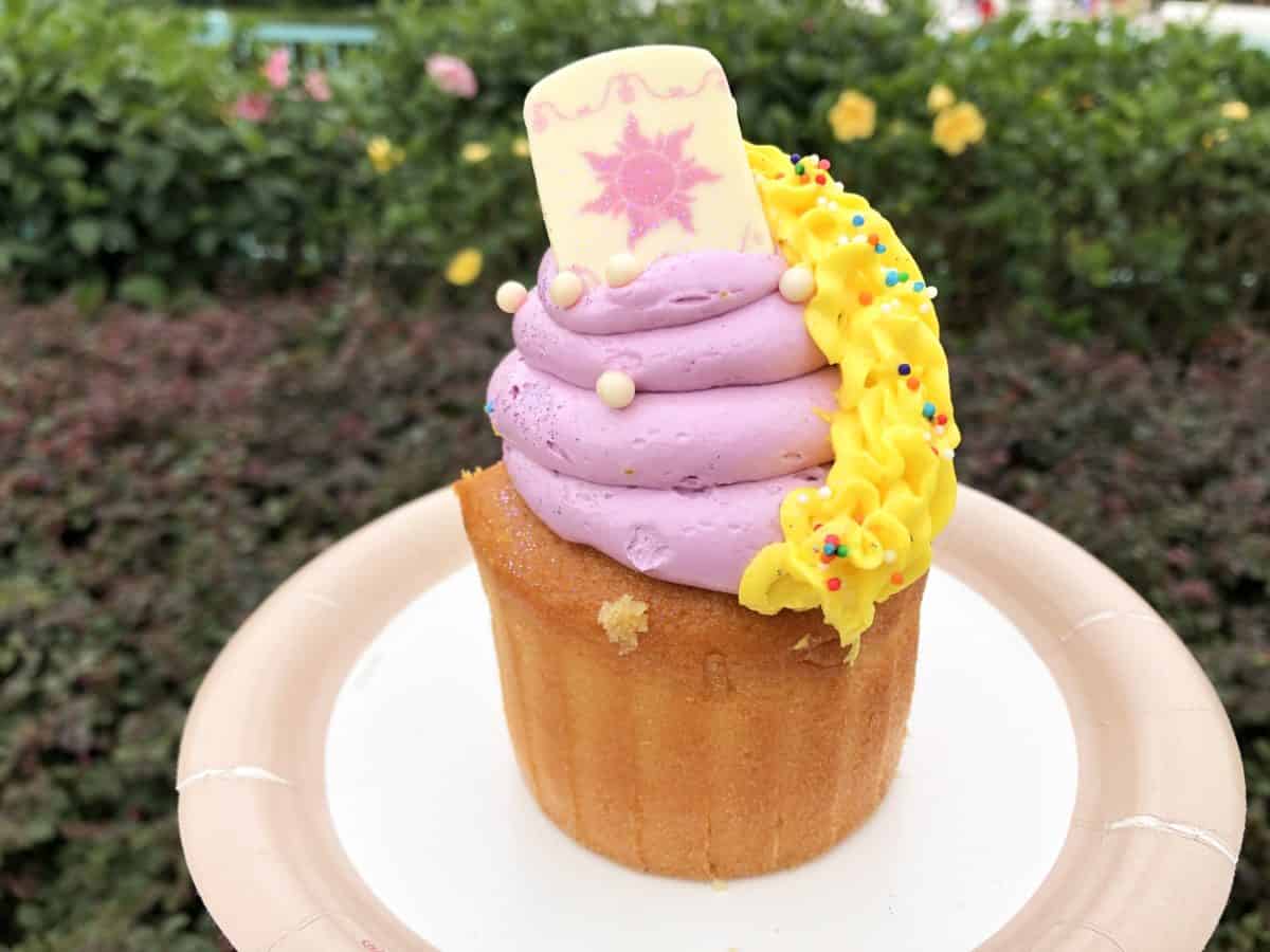 Tangled Cupcake