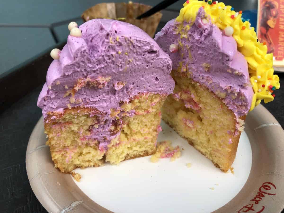 Tangled Cupcake 