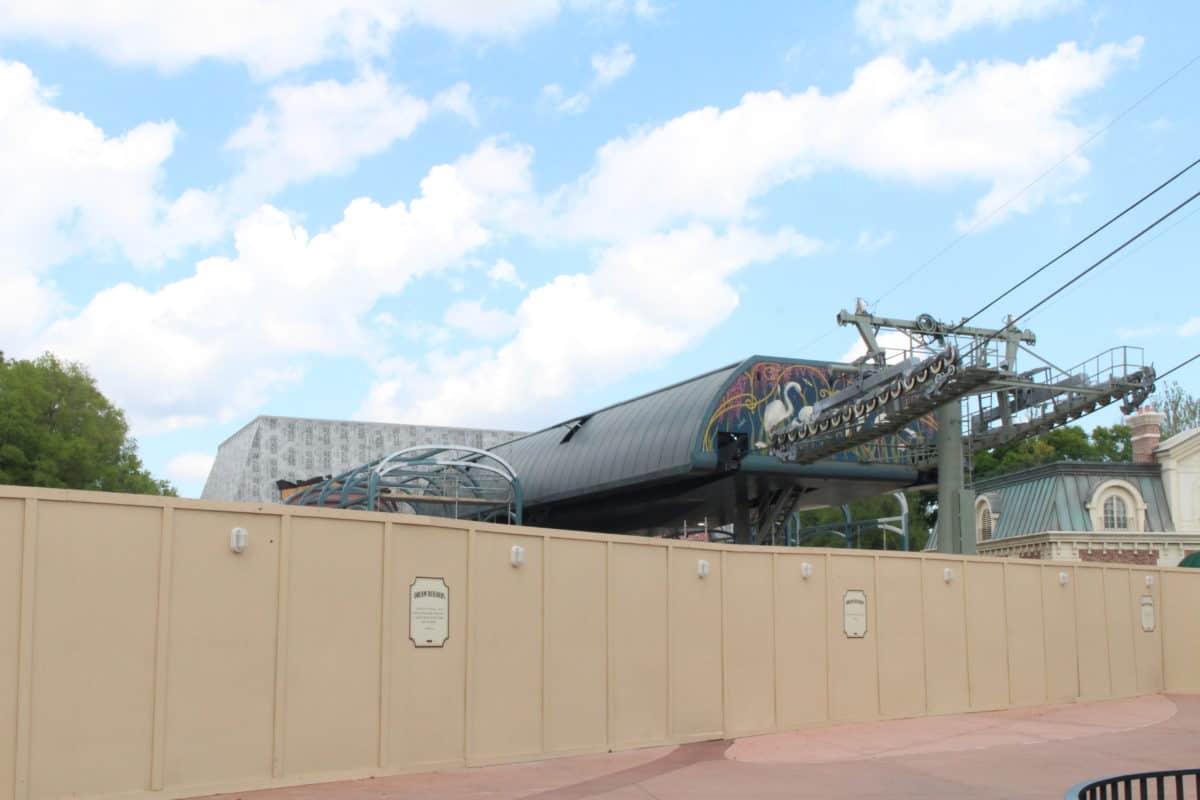 epcot Skyliner
