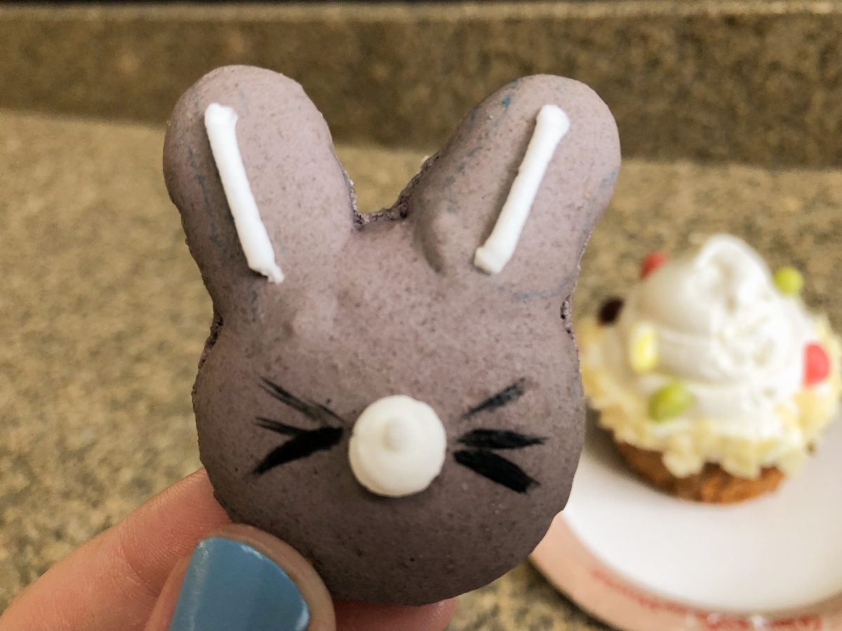 Contempo Cafe Bunny Macaron Cupcake