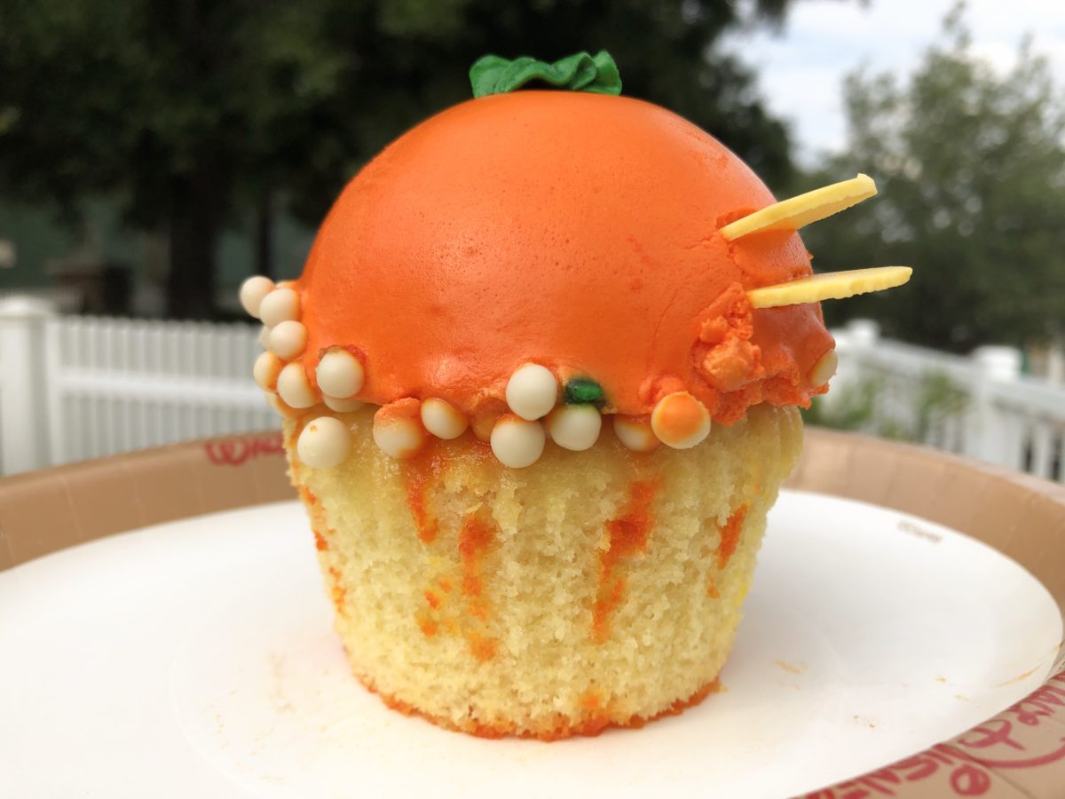 Orange bird cupcake 