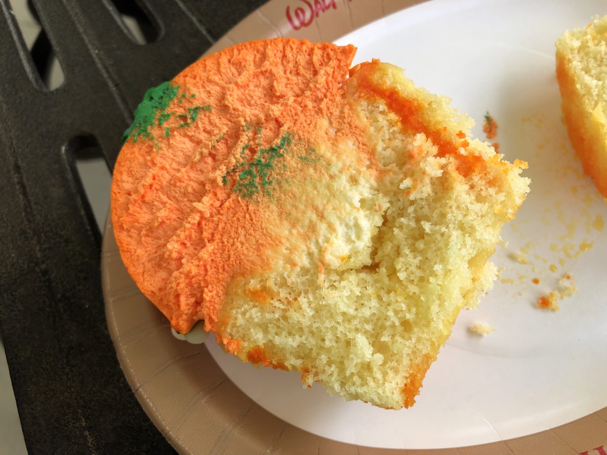 Orange bird cupcake 