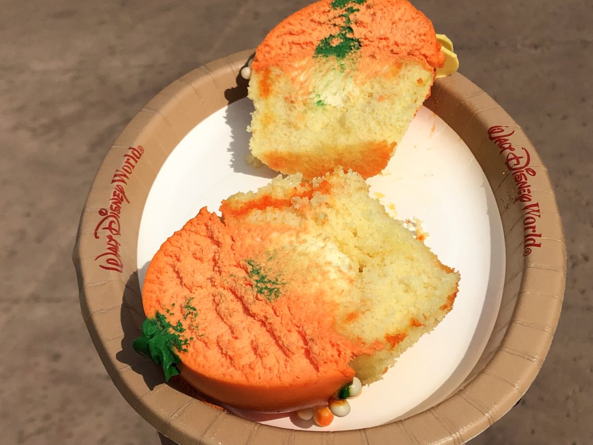 Orange bird cupcake 