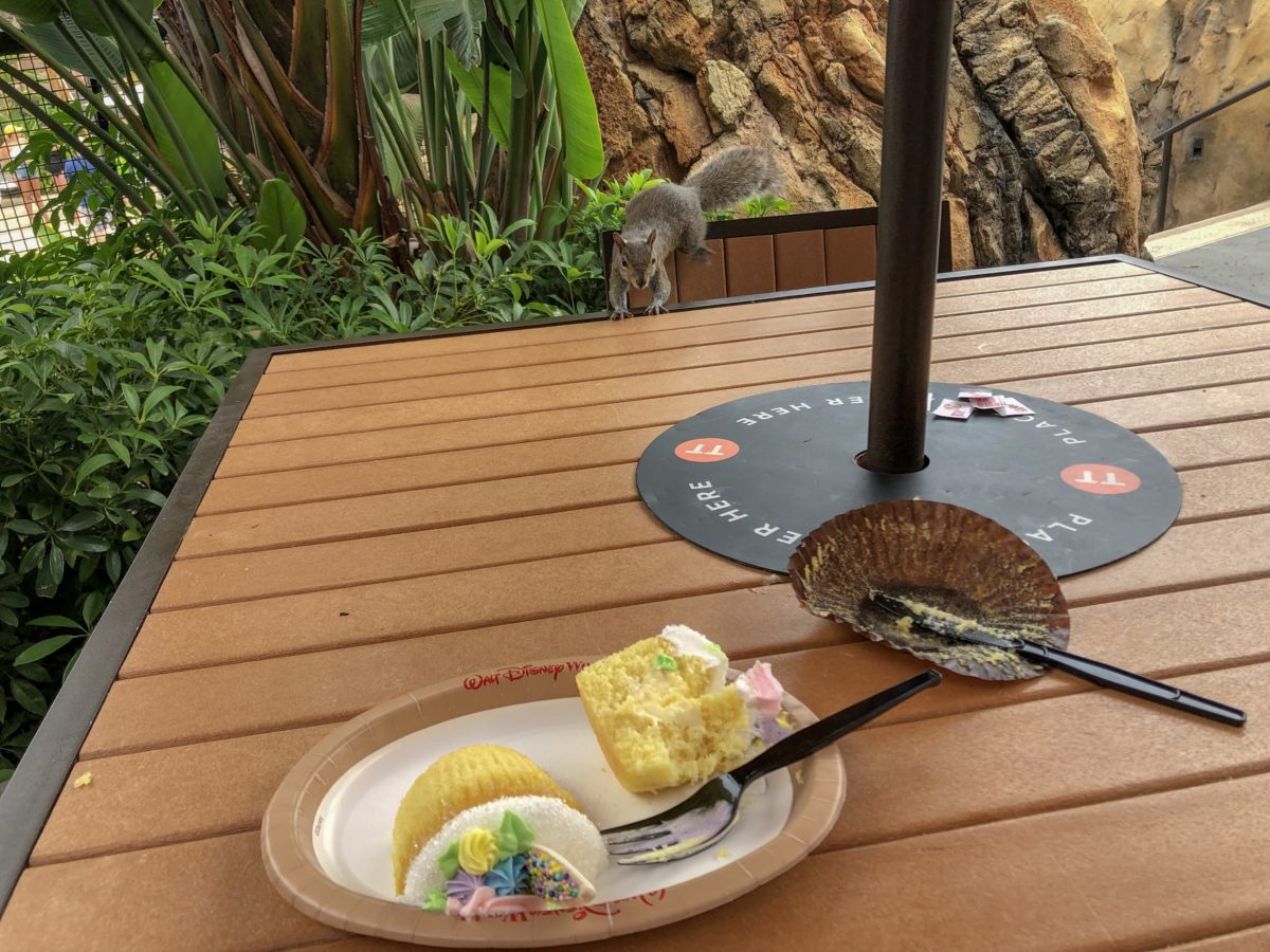 Polynesian Easter Cupcake 