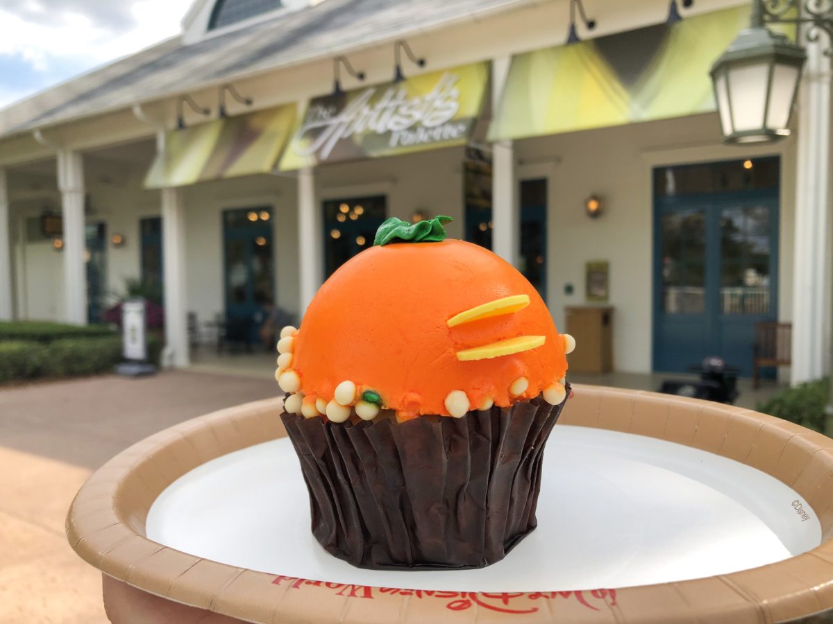 Orange bird cupcake 