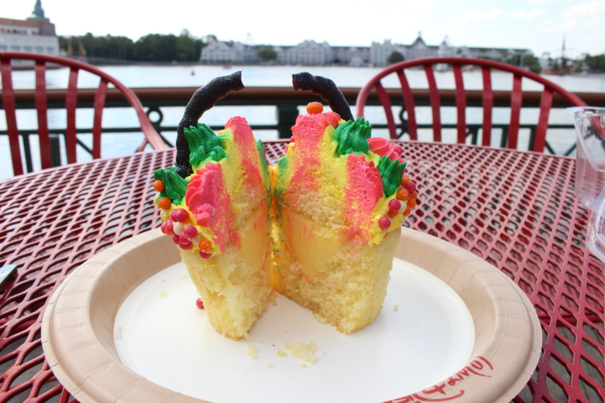 boardwalk easter cupcake