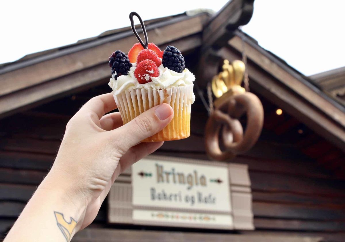 kringla orange berry cupcake
