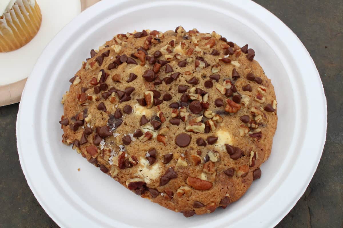 kringla kafe salted pecan triple chocolate chip cookie