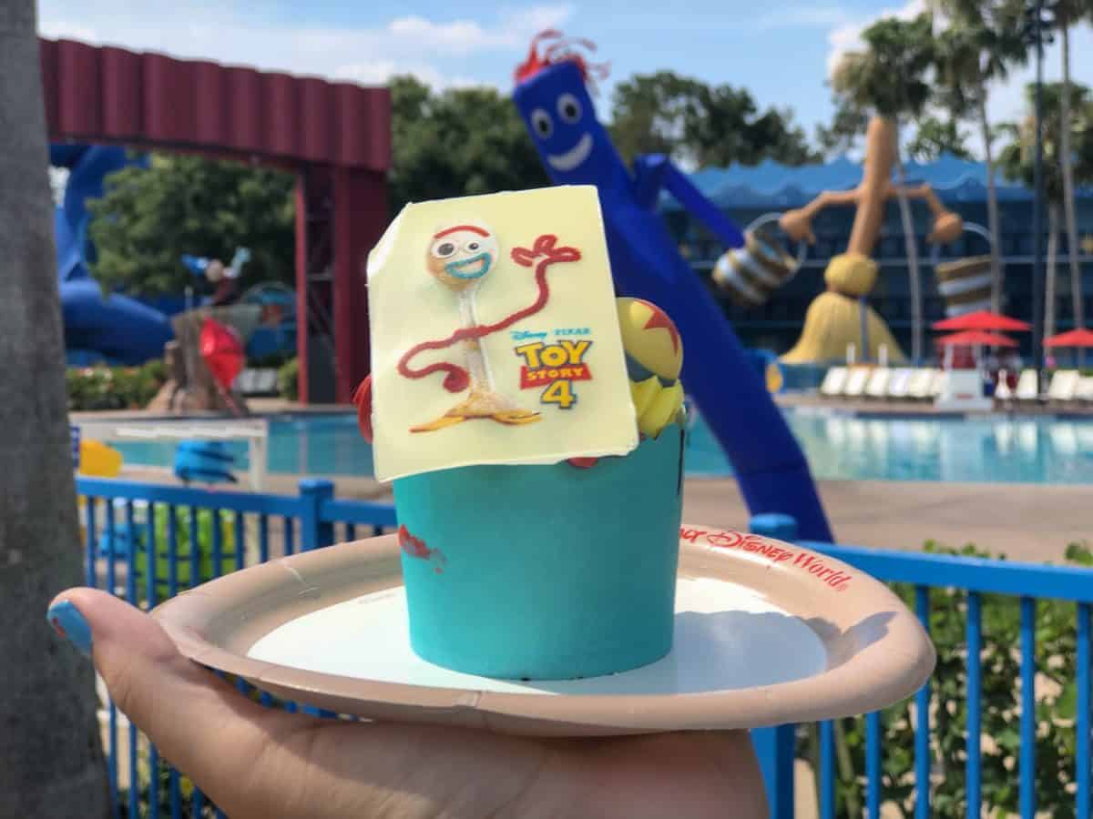 Inflatable behind the Forky cupcake
