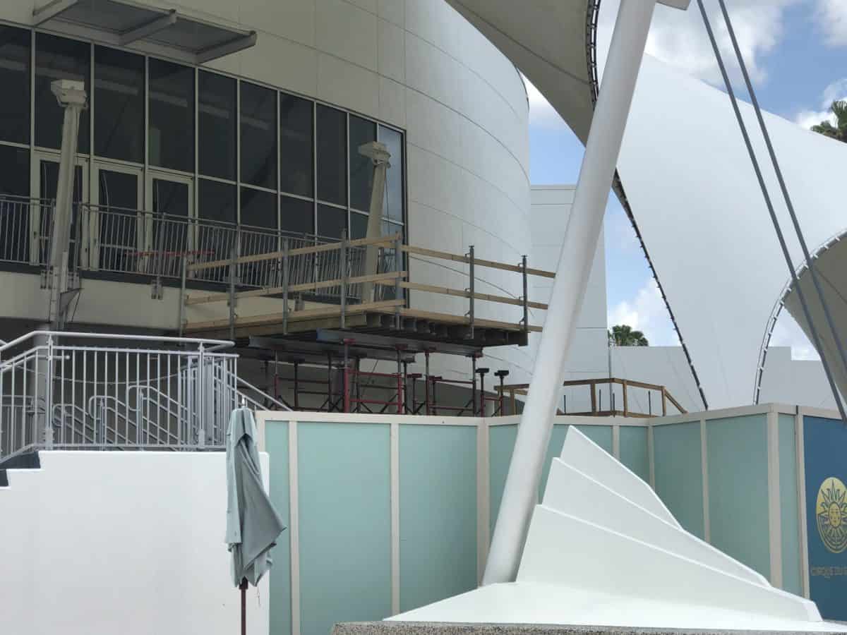 Scaffolding and construction around the Cirque du Soleil building