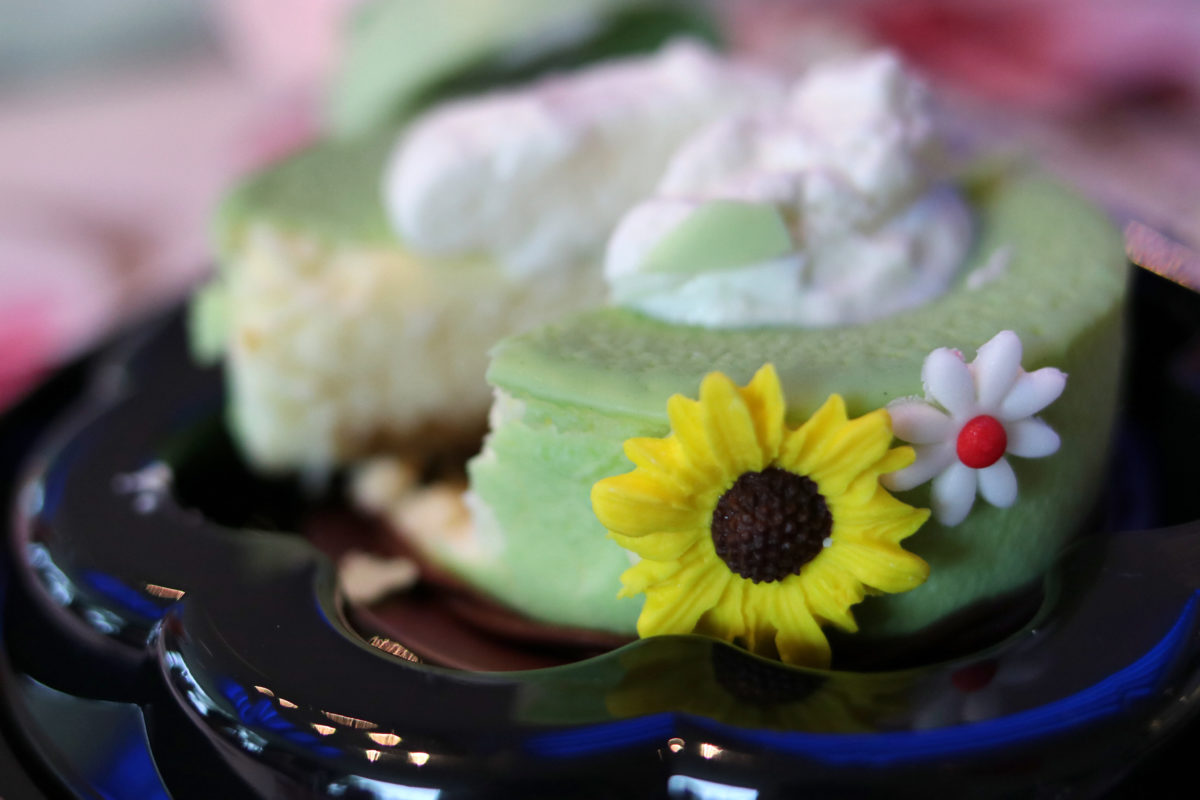minnie's garden party dessert