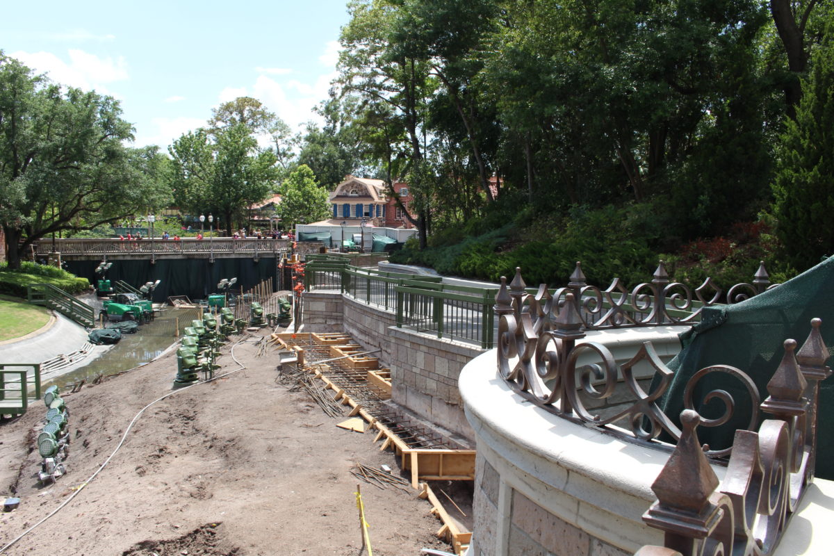 Cinderella Castle pathway