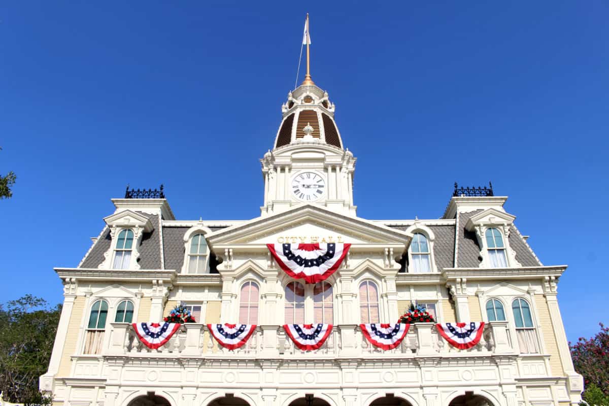 magic kingdom city hall guest relations