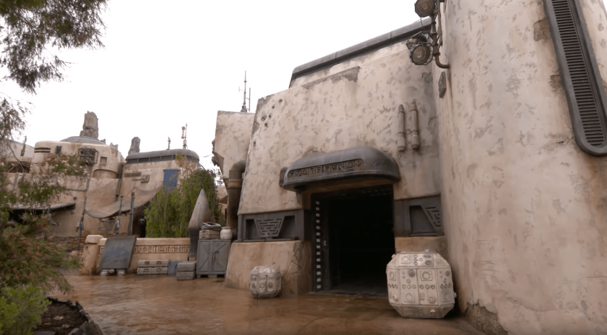 Star Wars: Galaxy Edge Droid Depot