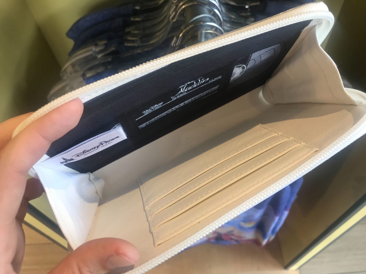 aladdin vhs merchandise 