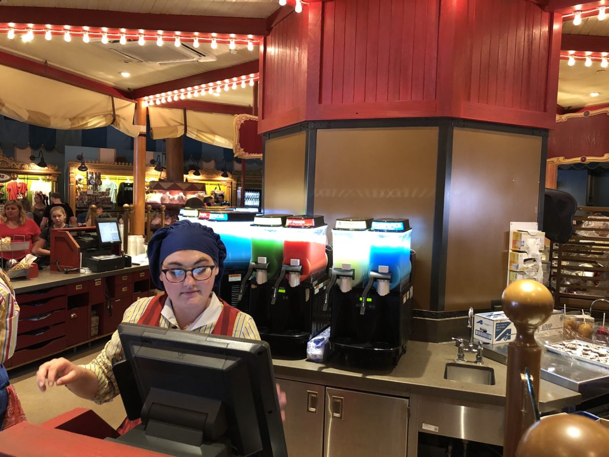 REVIEW: Raspberry Lemon Razzle Dazzle Glacier at Big Top Souvenirs in ...