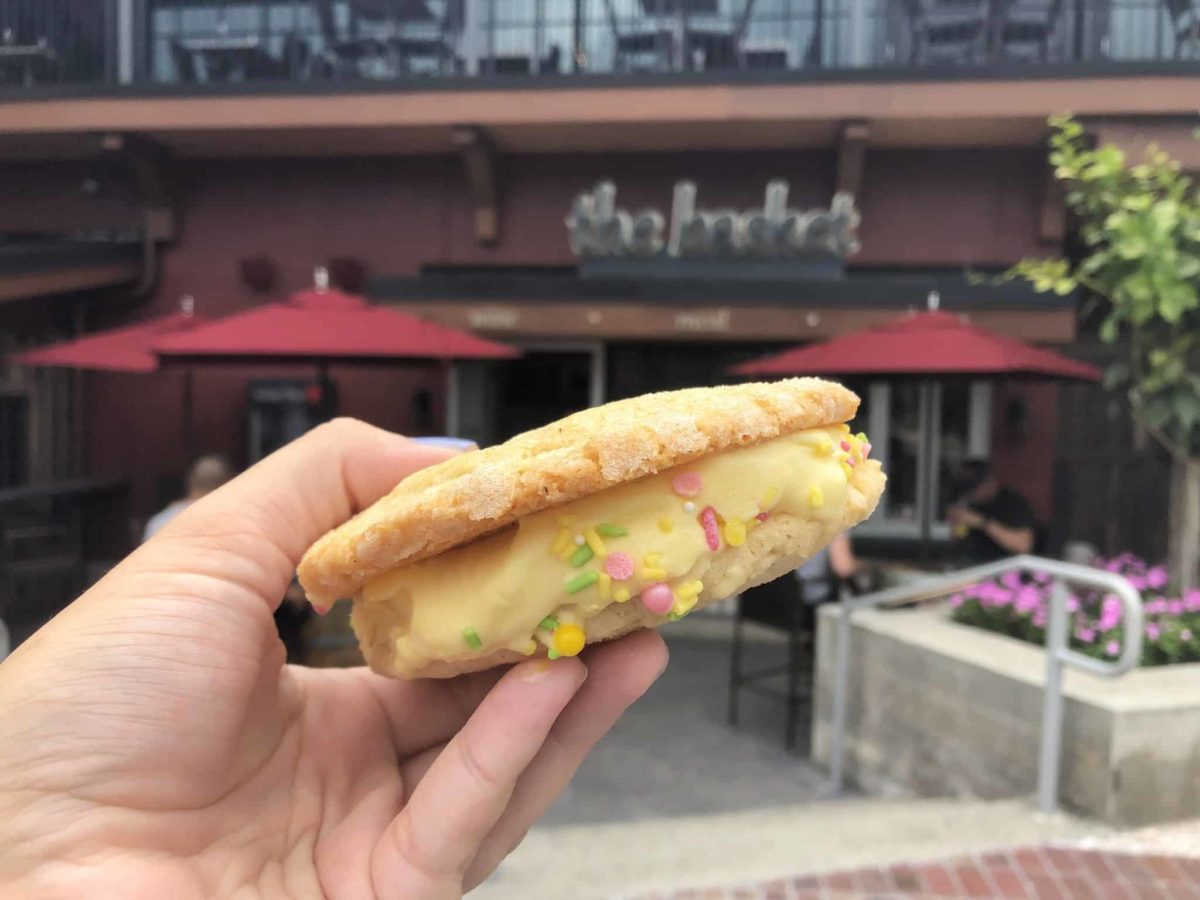 sugar cookie sandwich