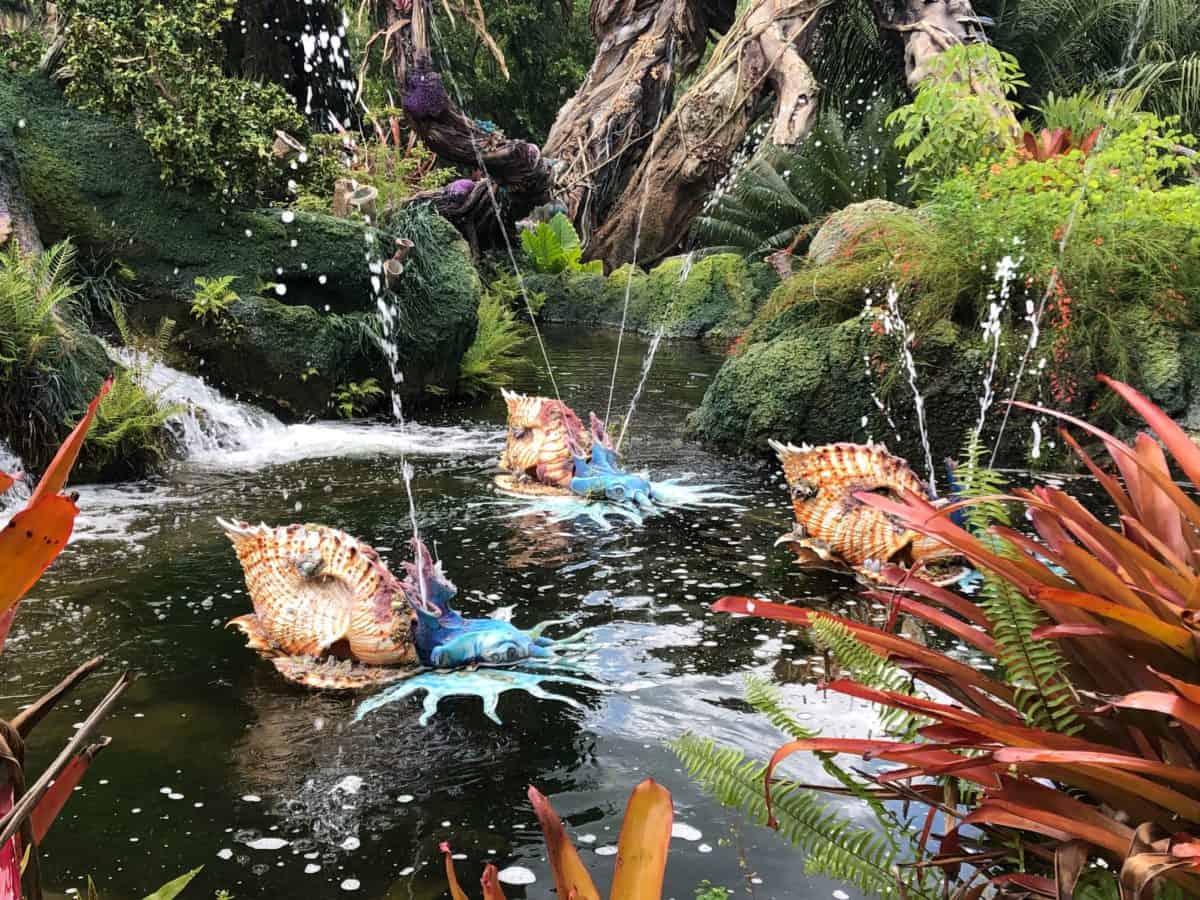 Pandora creatures squirting water