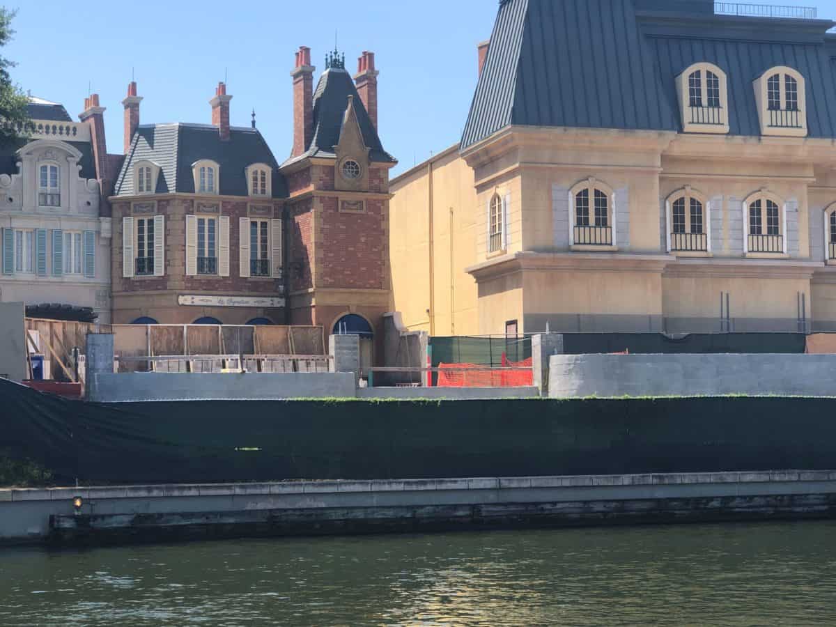 Walls around France construction