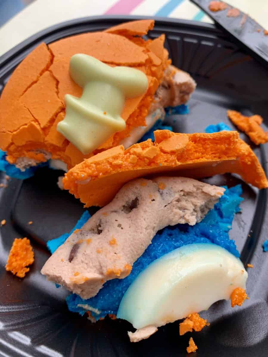 Goofy Inspired Cookies 'N Milk Macaron Jolly Holiday Bakery Disneyland Park