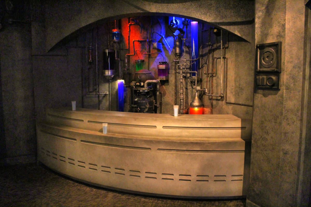 Star Wars launch bar cantina
