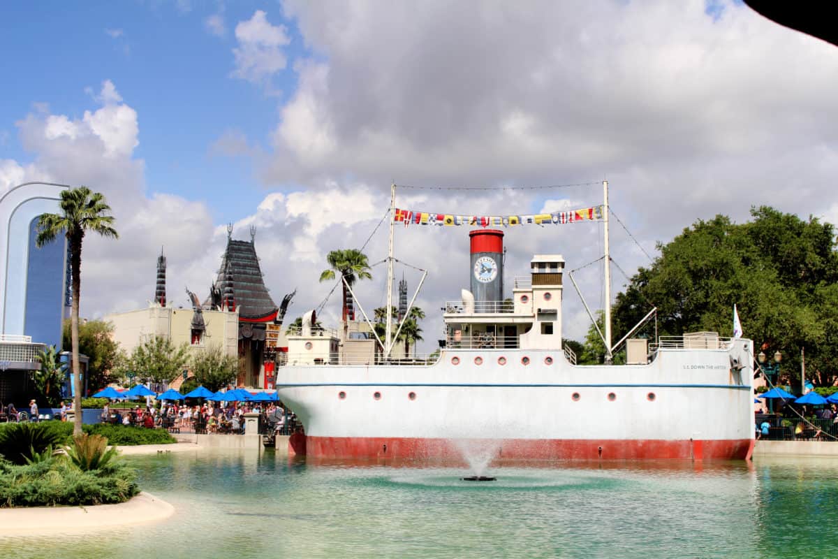 Hollywood Studios echo lake