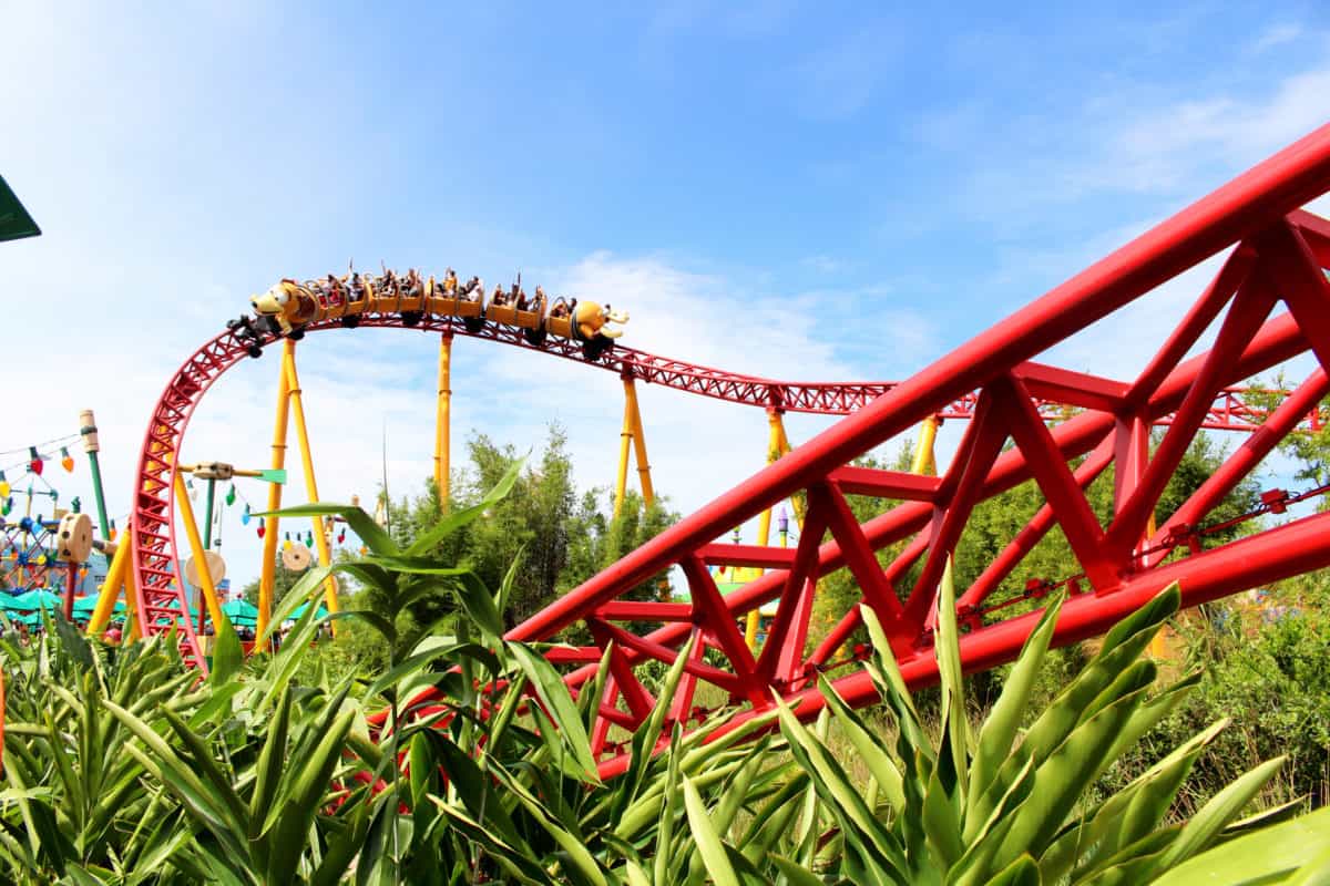 toy story land slinky dog dash