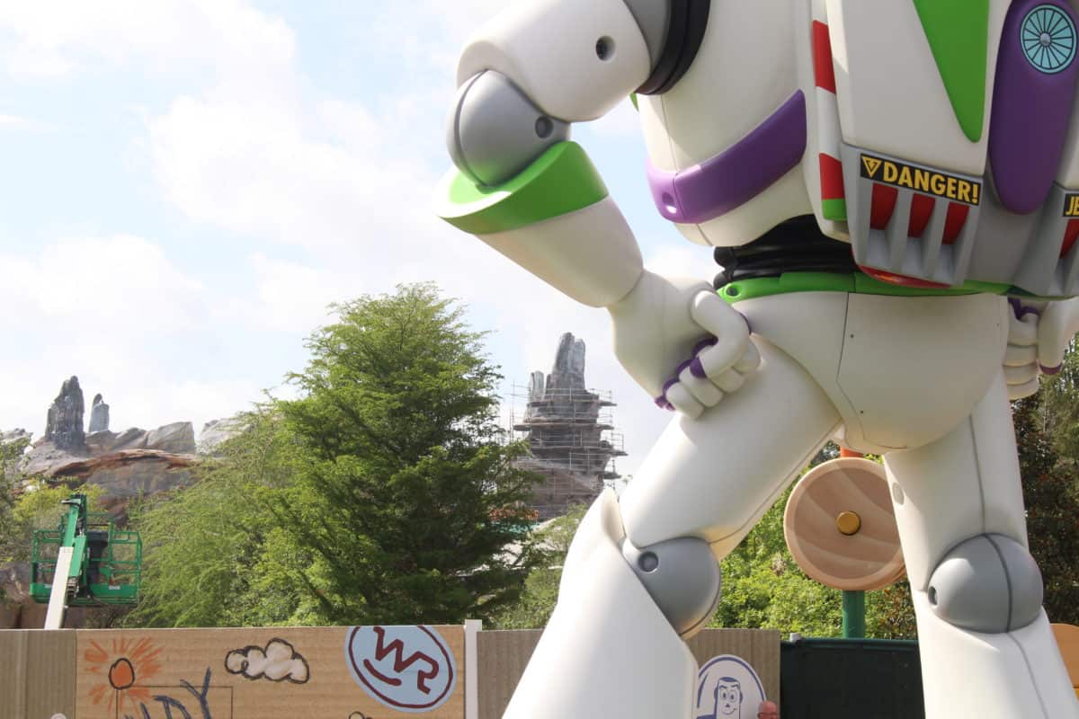 galaxys edge construction