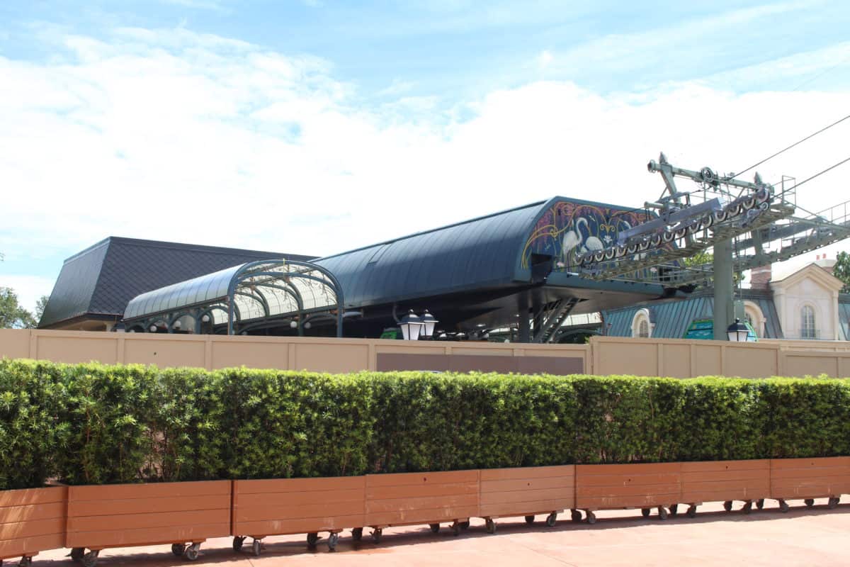 epcot international gateway Skyliner