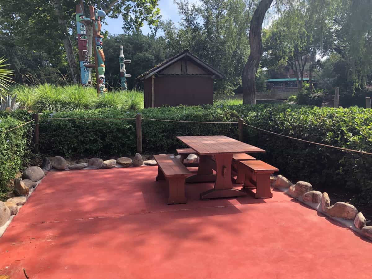 Miner's Cove Picnic Table Frontierland