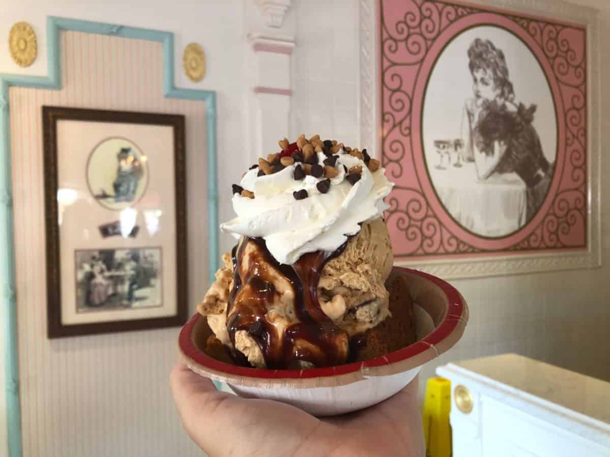 ice cream sundae
