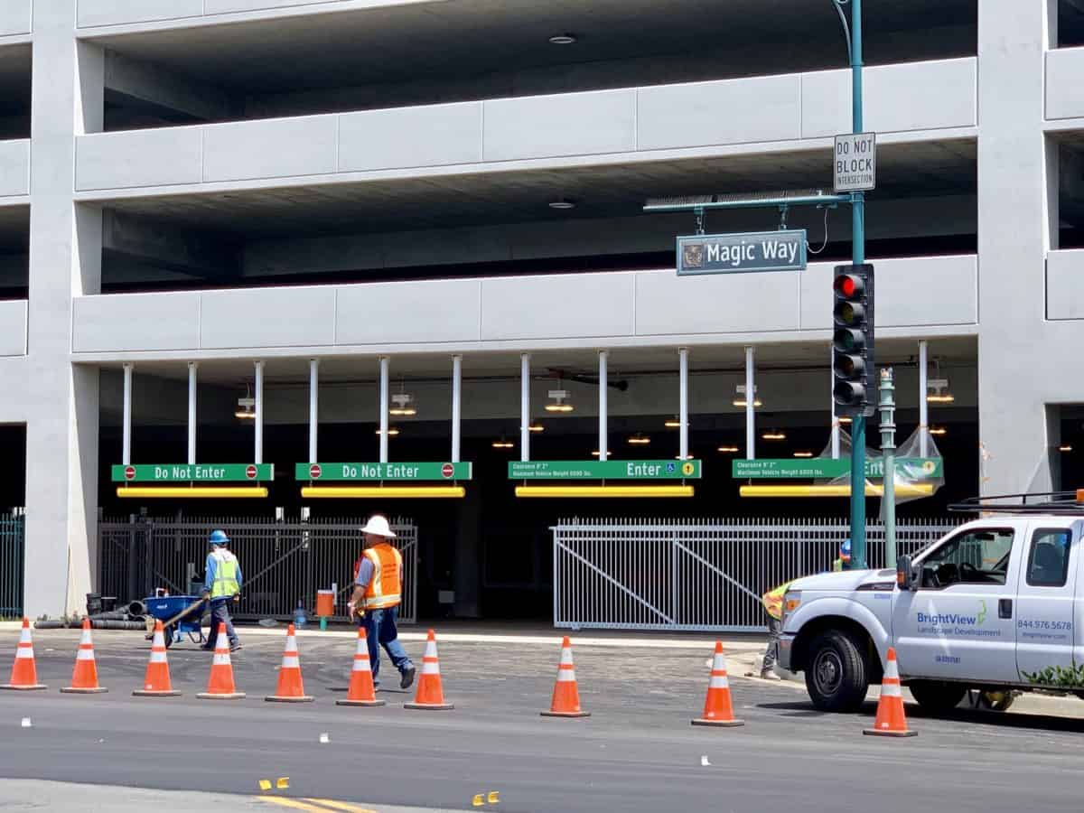 Pedestrian Bridge Installation Begins Pixar Pals Parking Structure Disneyland Resort 
