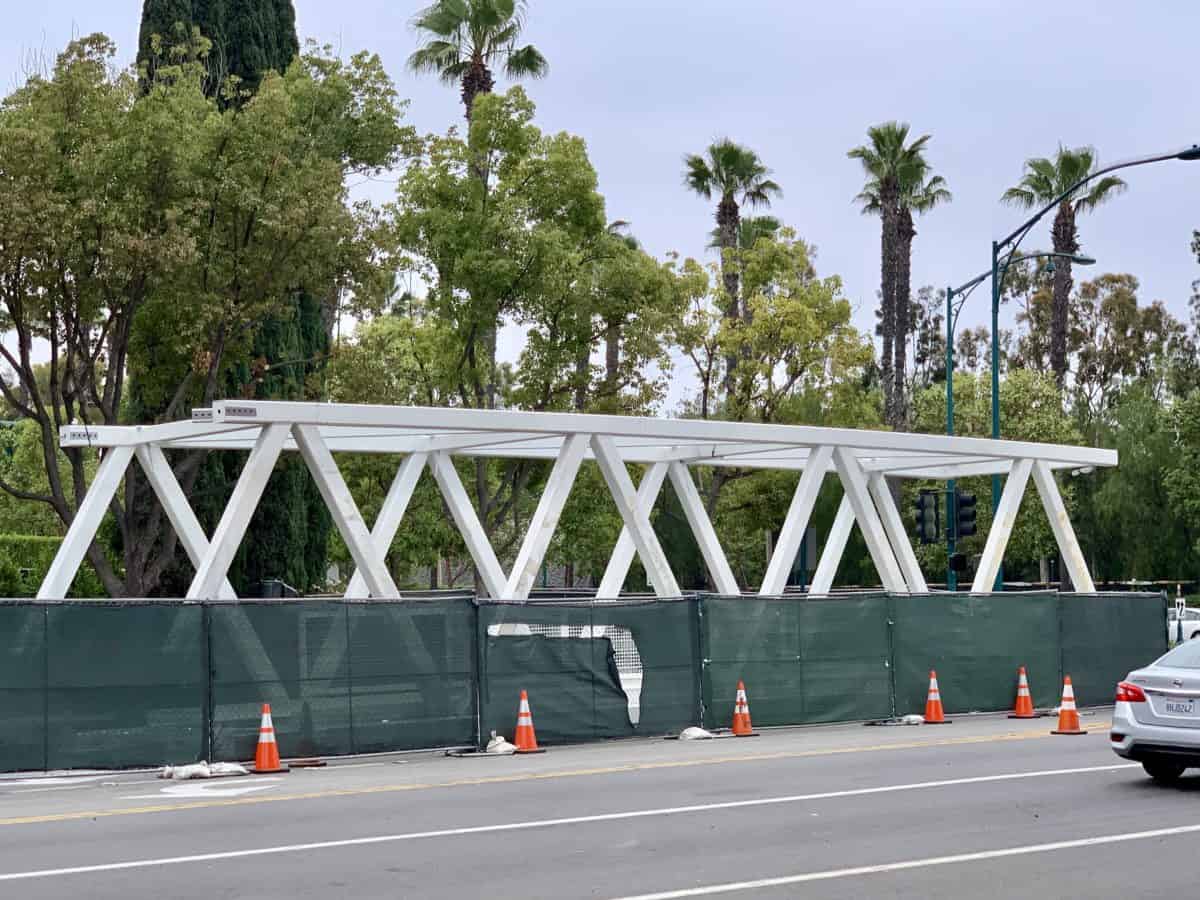 Pedestrian Bridge Installation Begins Pixar Pals Parking Structure Disneyland Resort 