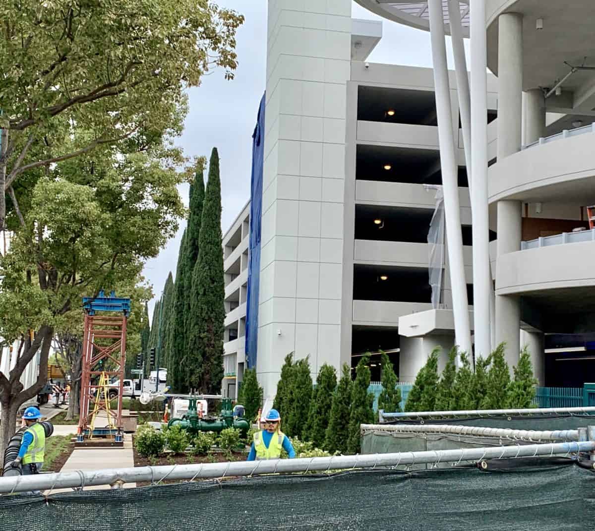 Pedestrian Bridge Installation Begins Pixar Pals Parking Structure Disneyland Resort 