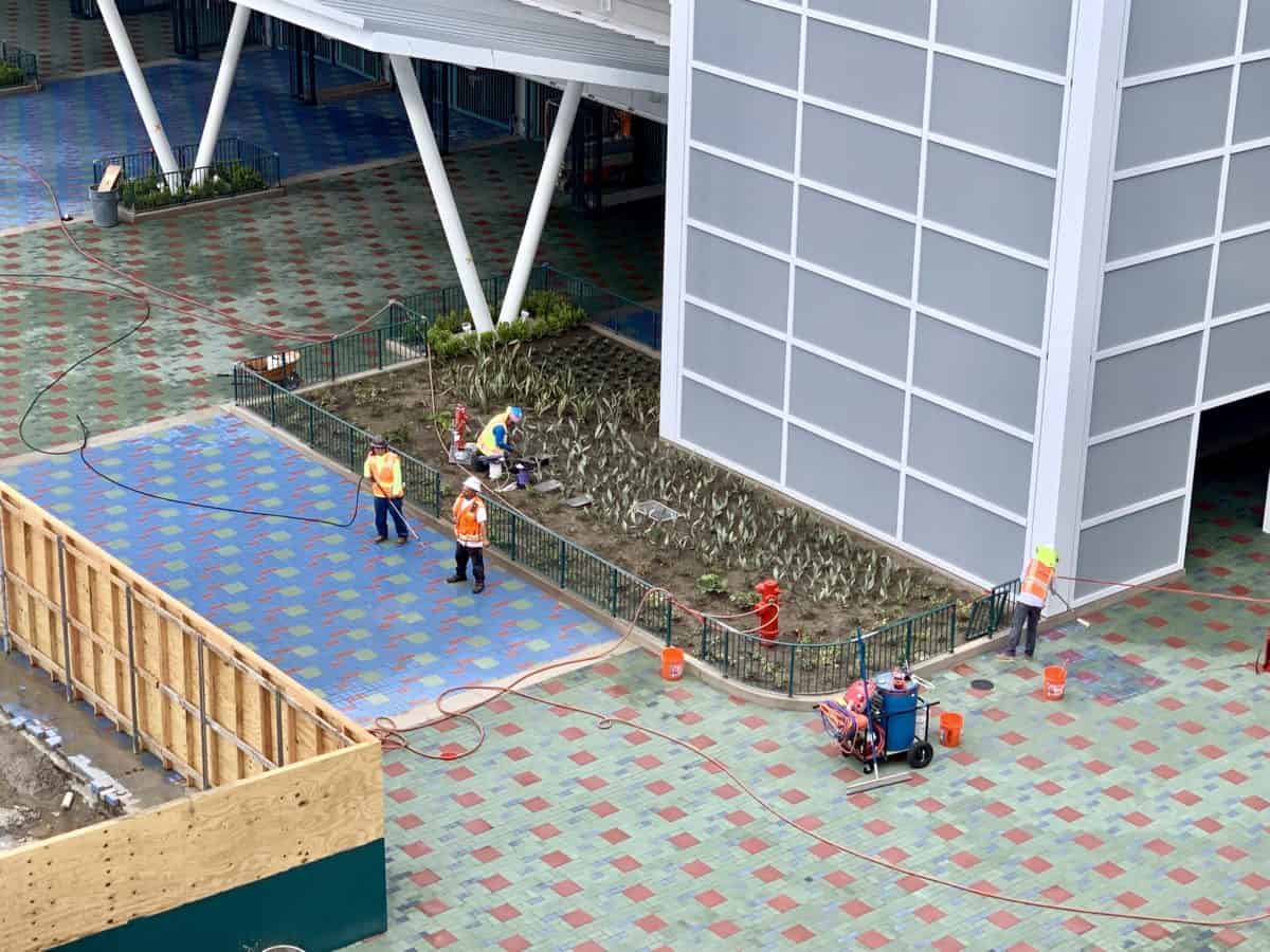 Pedestrian Bridge Installation Begins Pixar Pals Parking Structure Disneyland Resort 