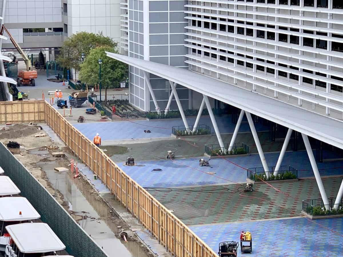 Pedestrian Bridge Installation Begins Pixar Pals Parking Structure Disneyland Resort 