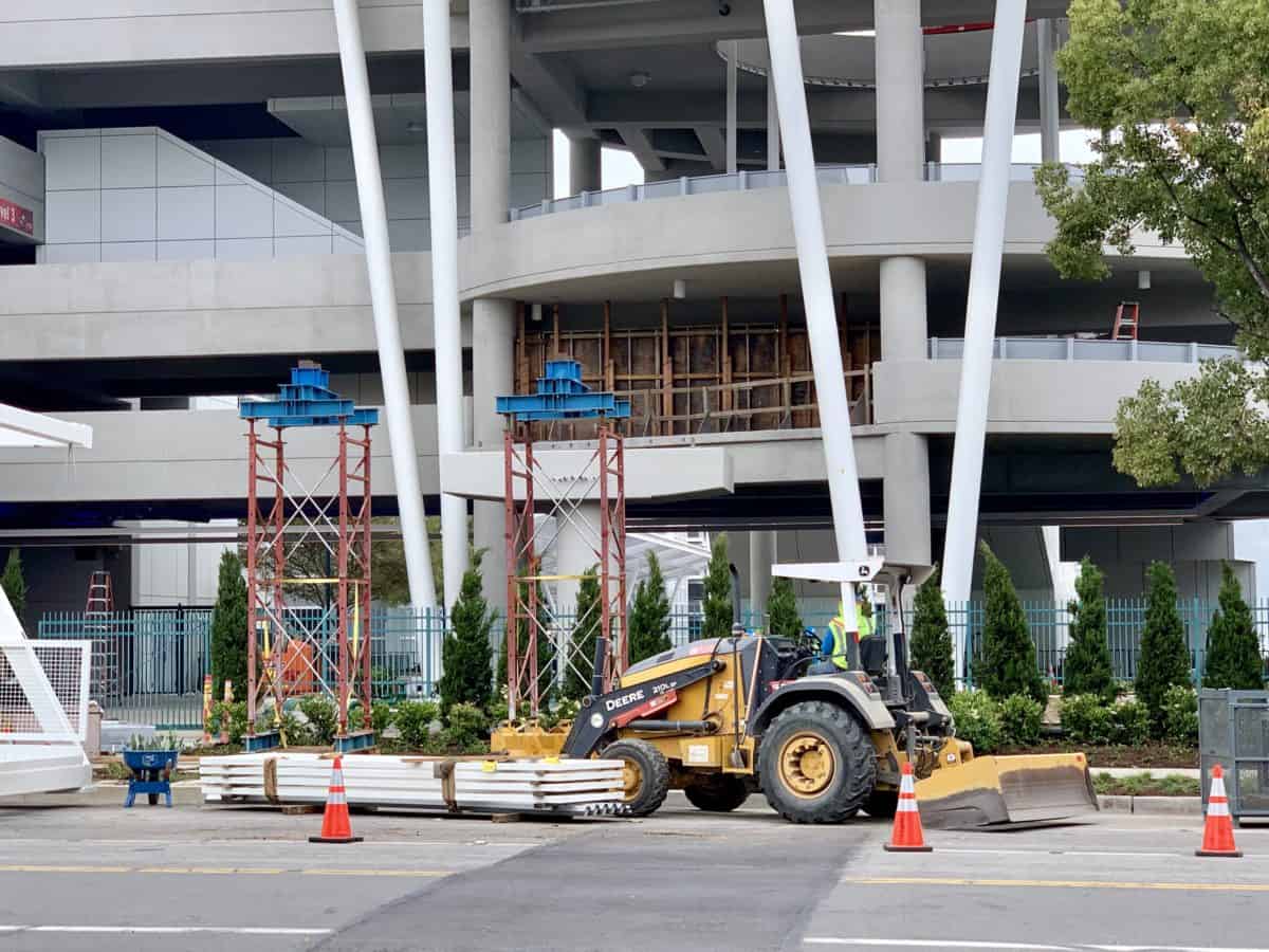 Pedestrian Bridge Installation Begins Pixar Pals Parking Structure Disneyland Resort 