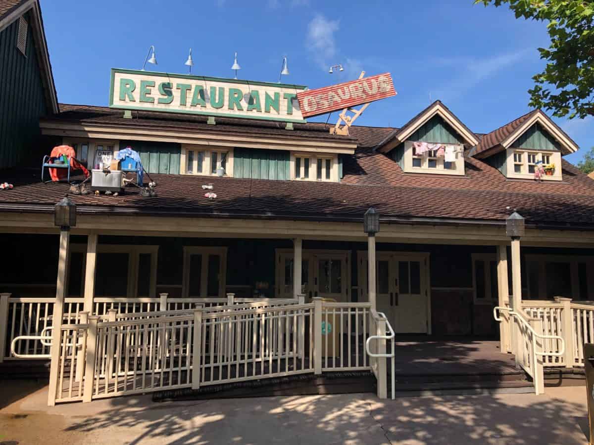 restaurantosaurus animal kingdom new plant based southwest burger salad june 2019