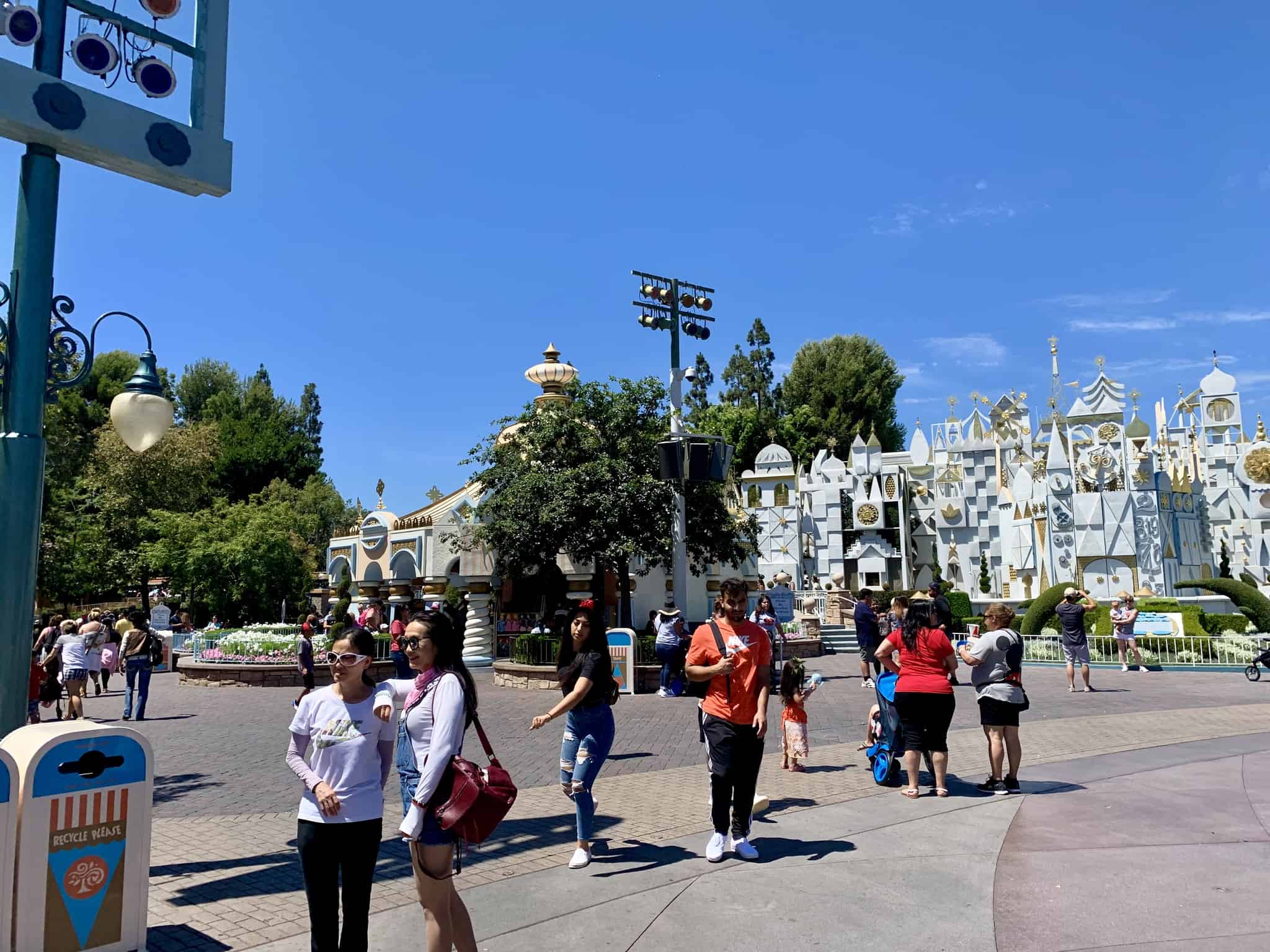 Disneyland Park Photo Report July 20 2019 Park Crowds, Buttons, and More 