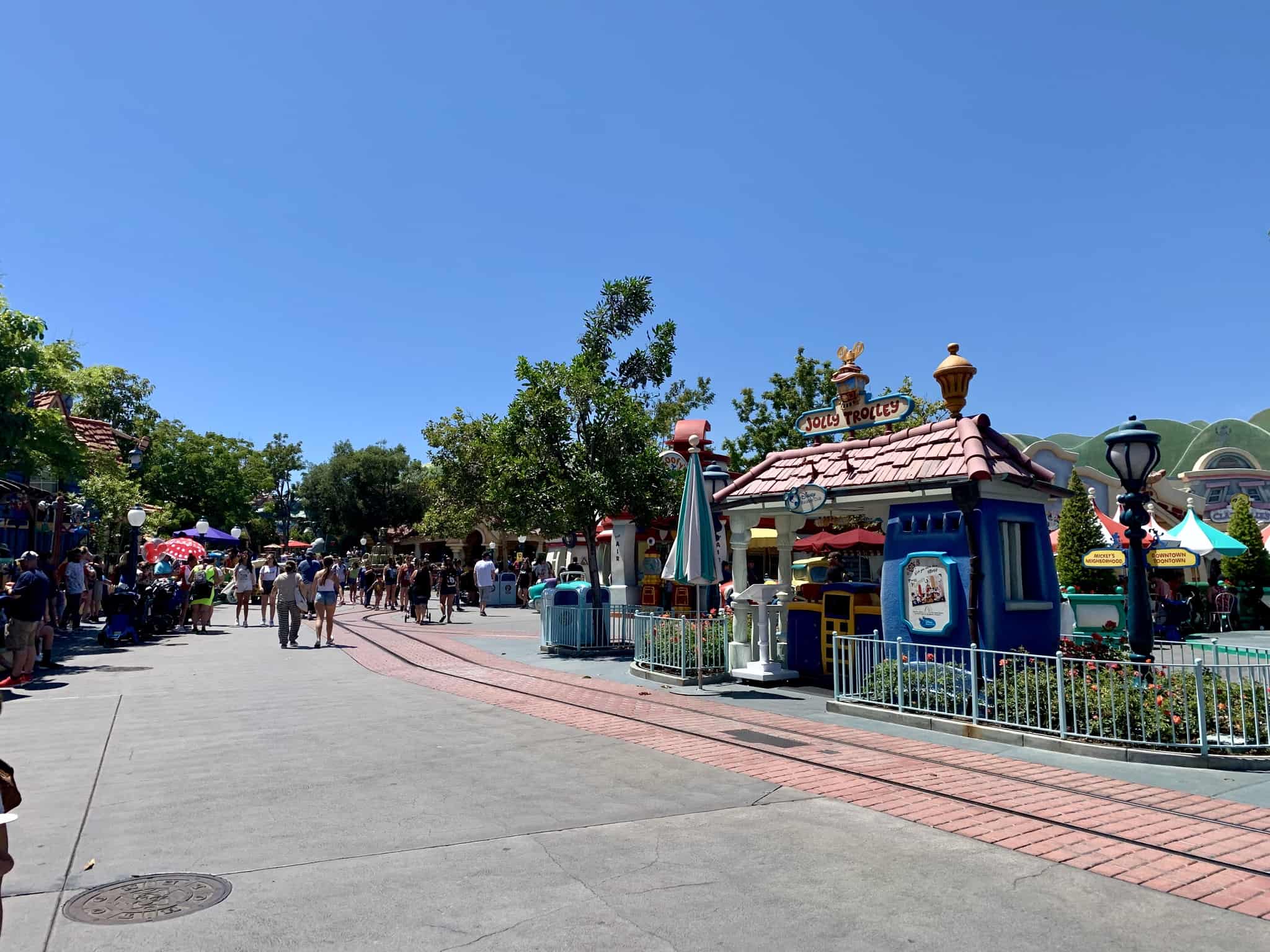 Disneyland Park Photo Report July 20 2019 Park Crowds, Buttons, and More