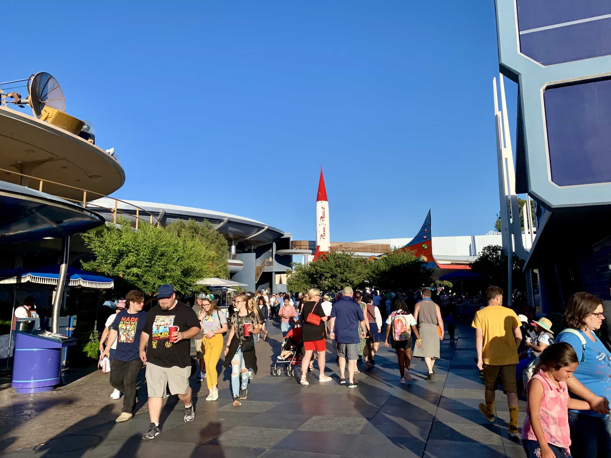 Disneyland Park Photo Report July 20 2019 Park Crowds, Buttons, and More