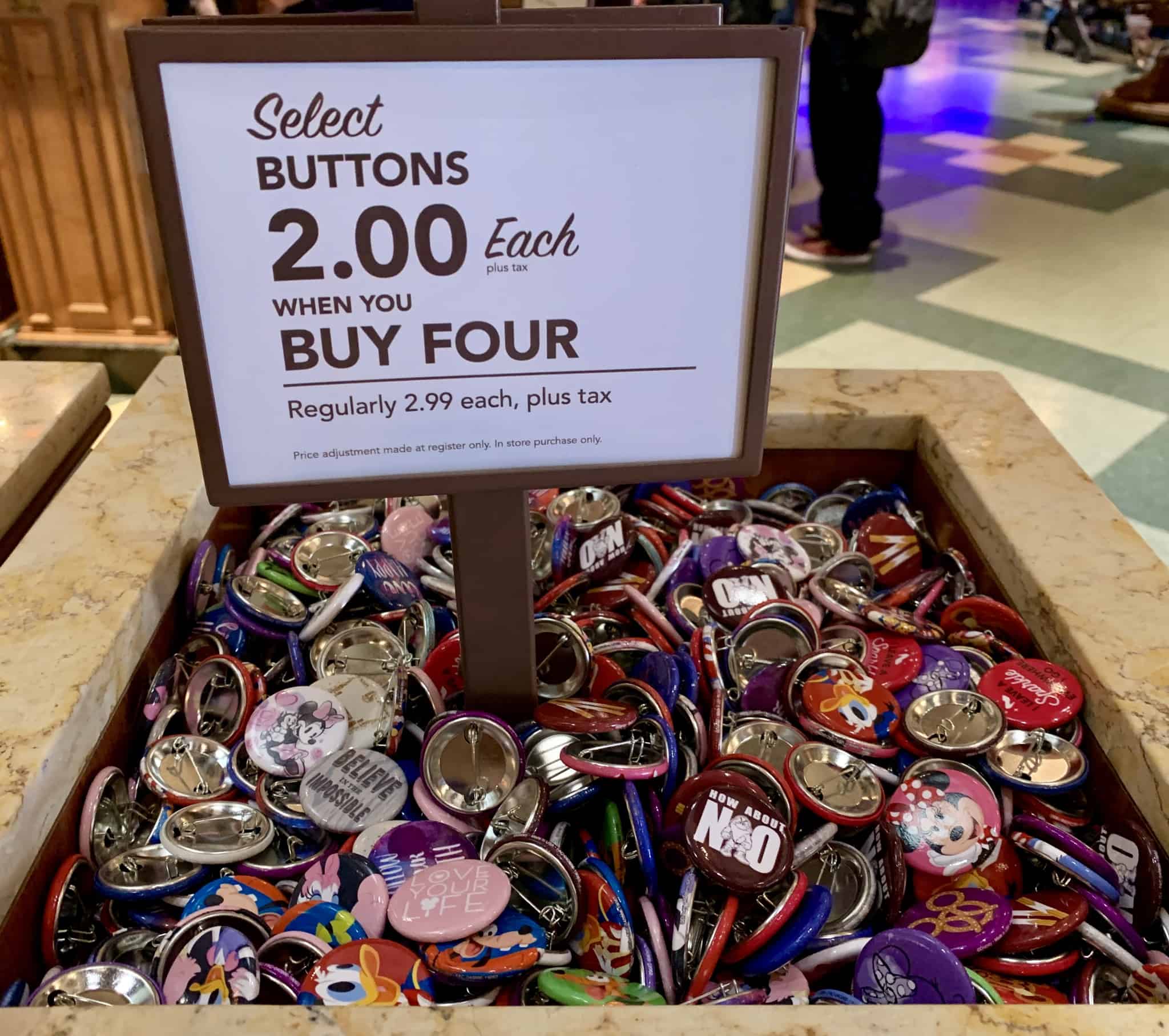 Disneyland Park Photo Report July 20 2019 Park Crowds, Buttons, and More 